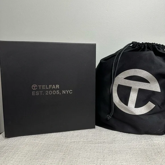 Telfar Circle Bag Azalea Pink – Like New, w/ Dust Bag & Box - Picture 10 of 11